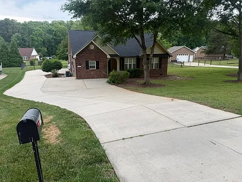 1751 Knights Dr Photo 1