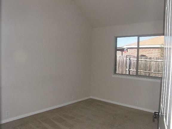 3rd image of 1813 Berkeley Dr