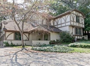 3221 Cottage Grove Ave SE, Cedar Rapids, IA 52403