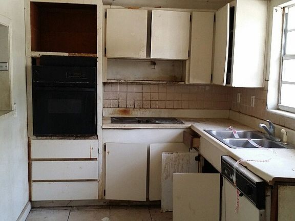 5th image of 10912 N 15th St