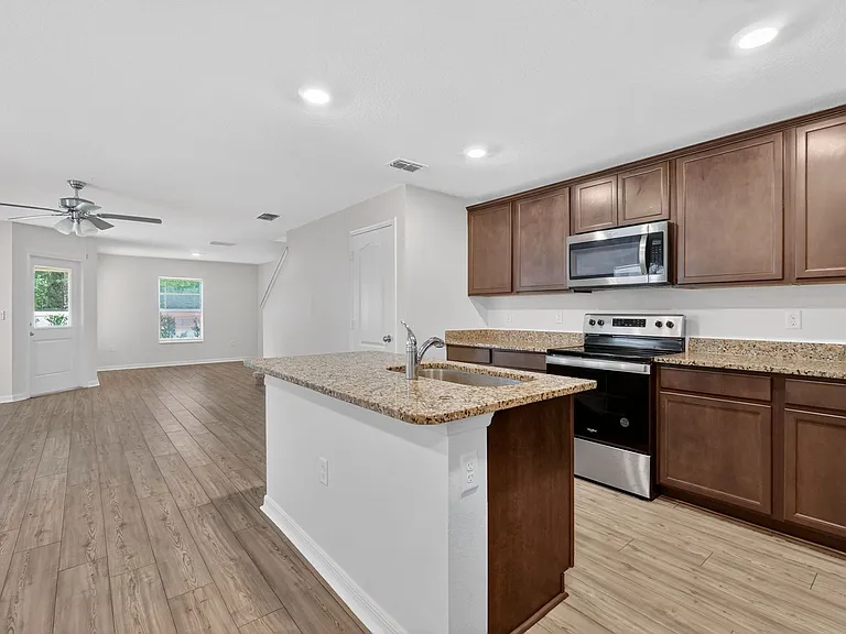 1604 Wynford Cir — Photo 12