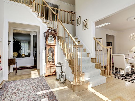 3rd image of 6 Harness Creek View Ct