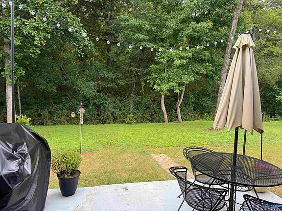 2nd image of 153 Gardencove Cir