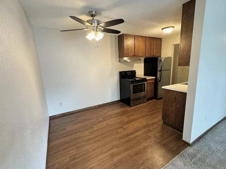 956 Place Apartments — Photo 8