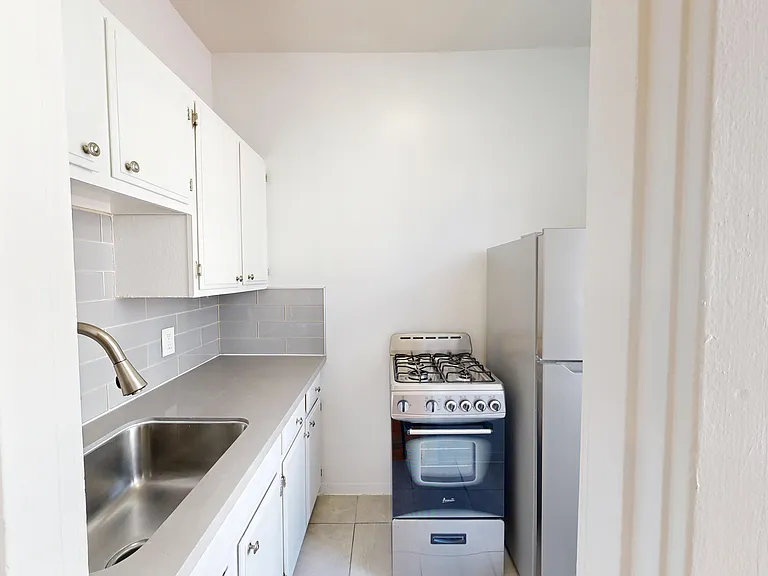 709 Geary Street — Photo 18