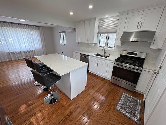 2nd image of 37 Bainbridge Ave