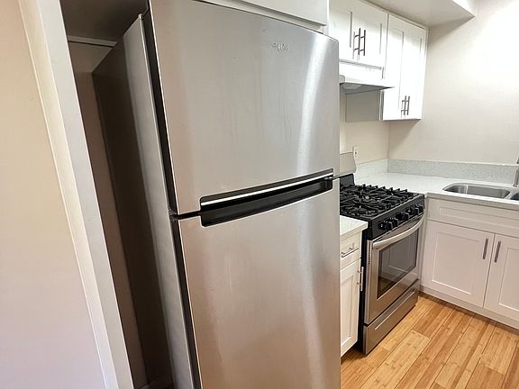 2nd image of 2637 Centinela Ave Unit 9