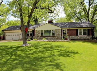 242 Turf Ct, Saint Louis, MO