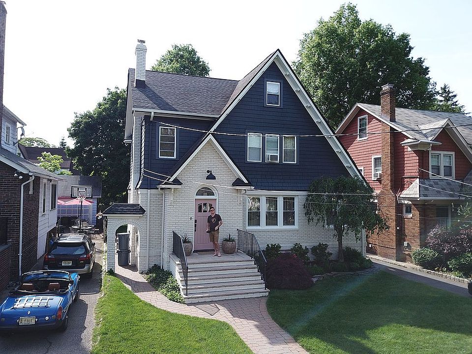 2nd image of 18 Colgate Rd
