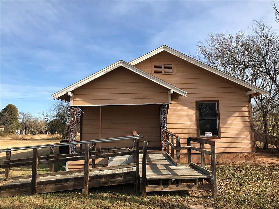 1st image of 1217 Gladiolus St