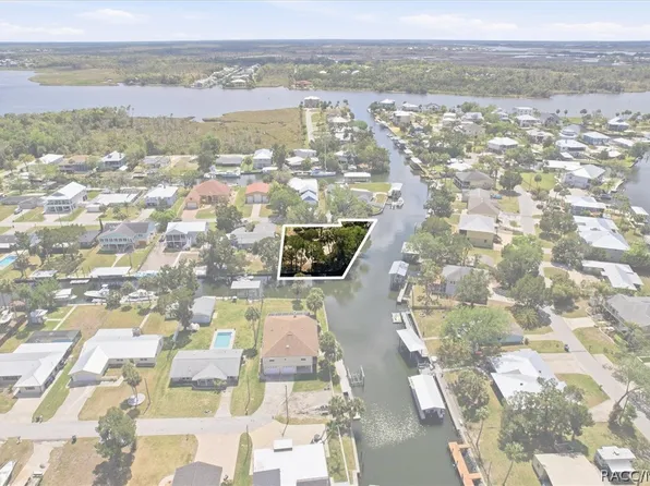 1941 NW 16th St, Crystal River, FL 34428