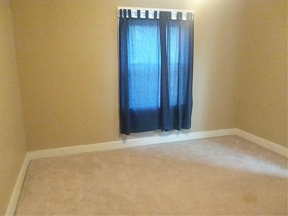 4th image of 2 S Saint Clair St