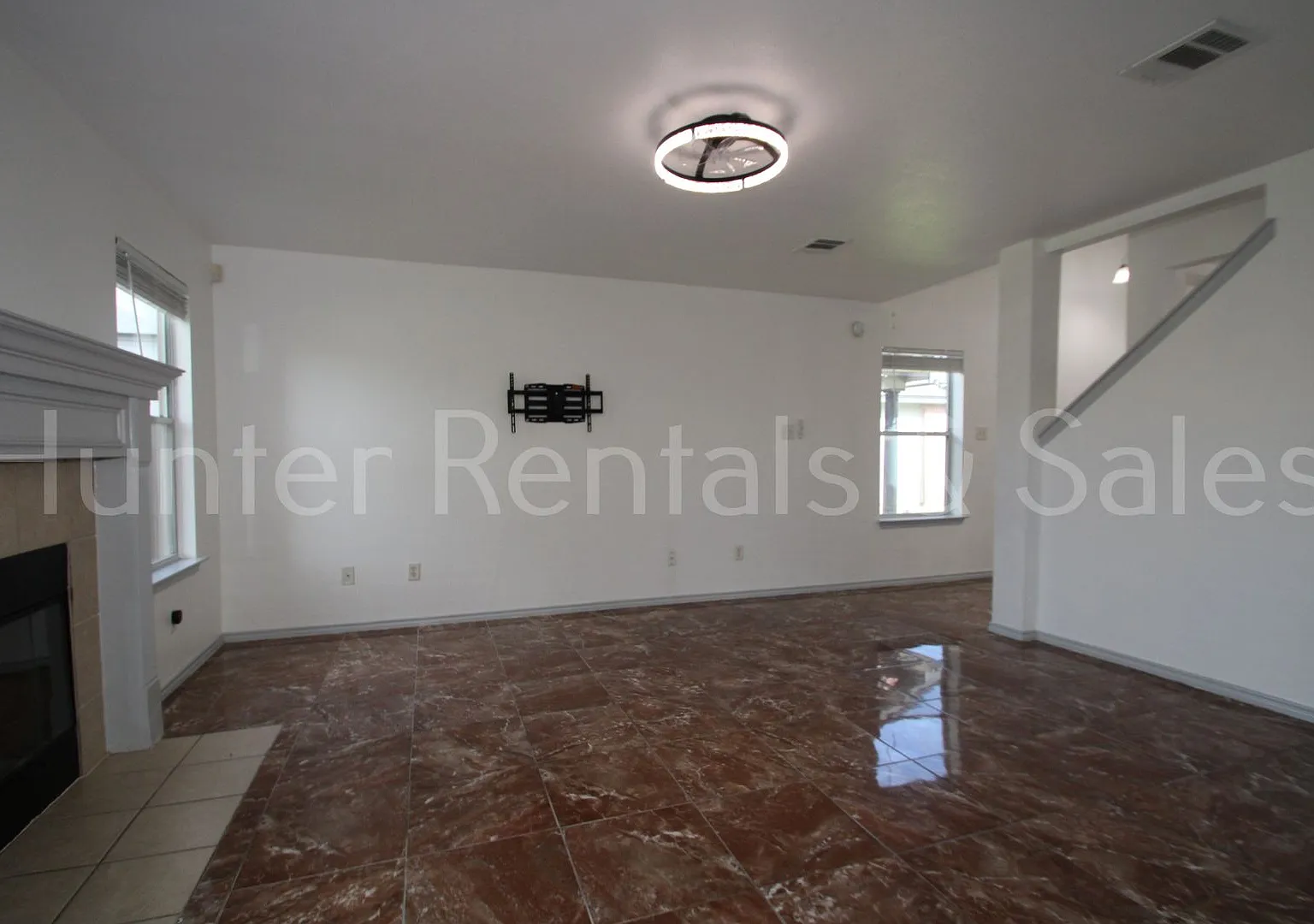 Spacious Home in the Bridgewood Community — Photo 4