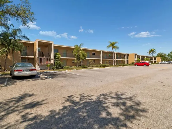 12300 Park Blvd APT 221, Seminole, FL 33772