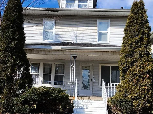 1812 Herbert St, Lansing, MI 48910