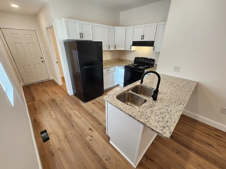 2101 Guthrie Ave #2101 — Photo 2