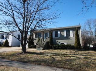 308 S Oltendorf Rd, Streamwood, IL 60107