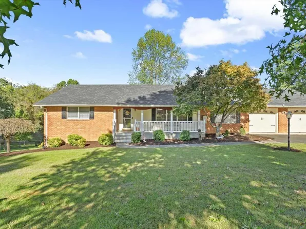 816 Brunswick Forge Rd, Troutville, VA 24175