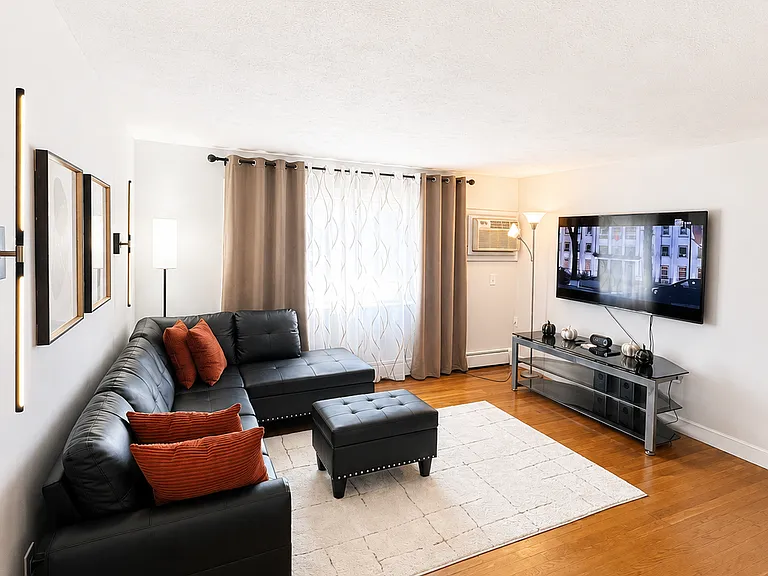 157 Stone St #5 — Photo 2