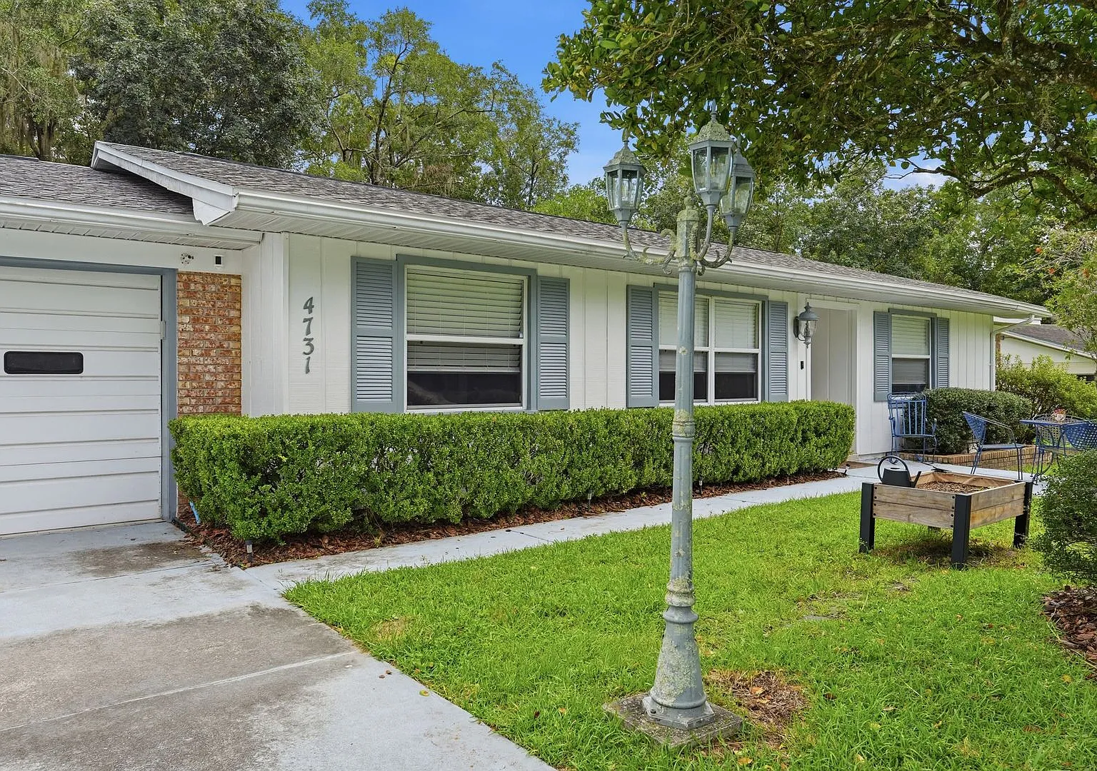 Welcome home to this well-maintained 3-bedroom, 2-bathroom home — Photo 1