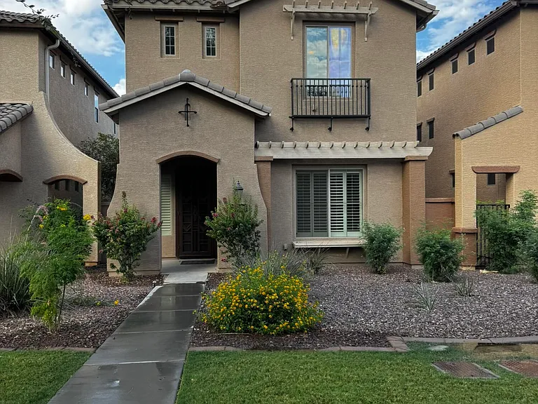 837 W Village Pkwy — Photo 1