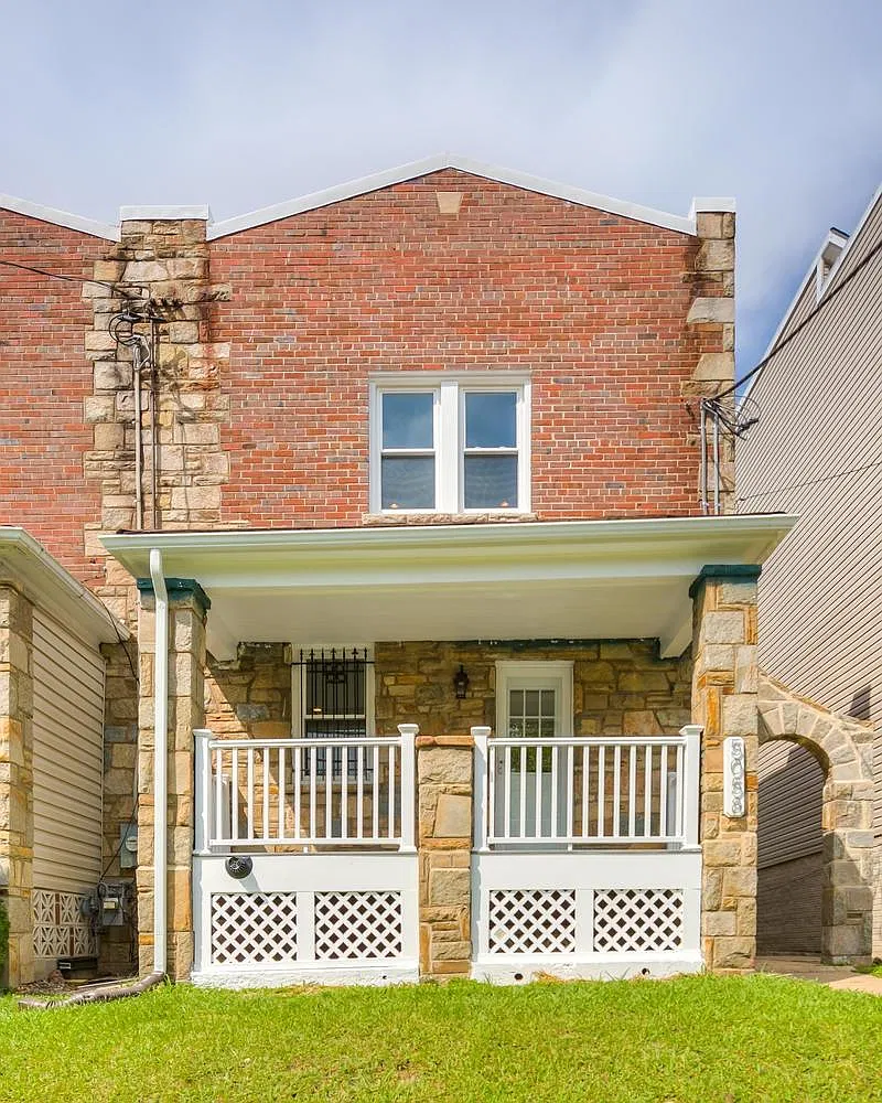 3 bed, 1.5 bath, 1200 sqft, $2,475 — Photo 1