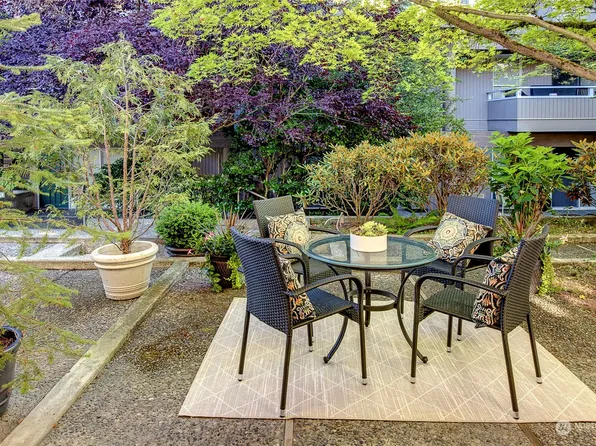 860 100th Ave NE 38, Bellevue, WA 98004