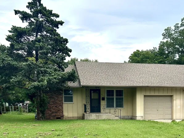 515-517 E Jefferson Ave, Pittsburg, KS 66762