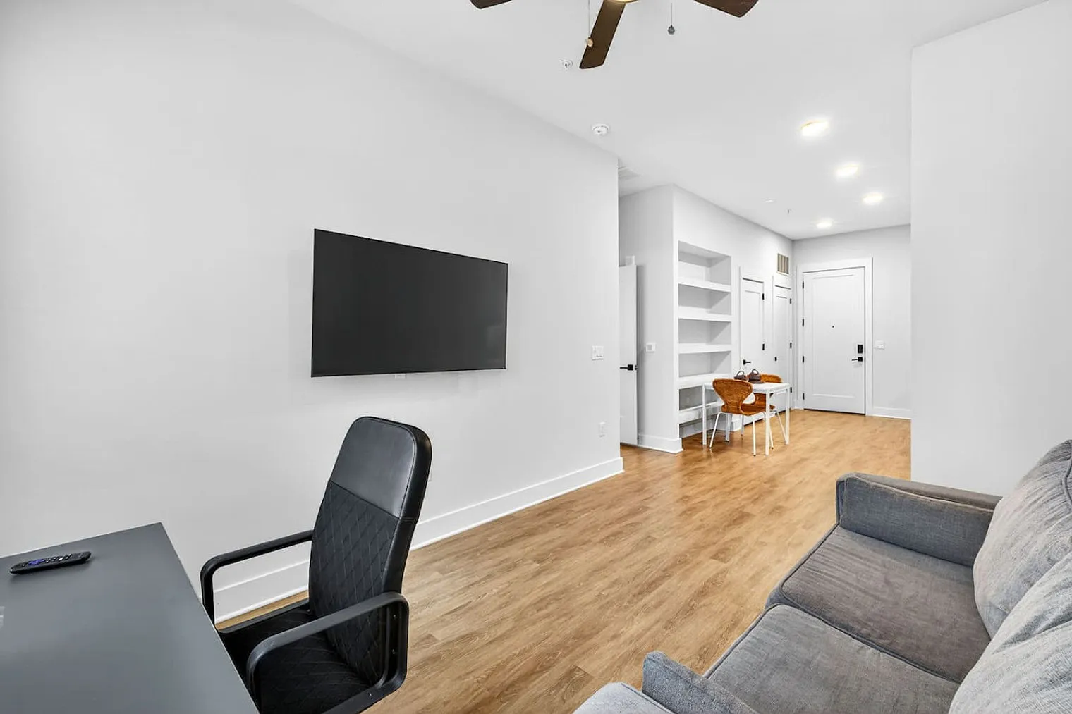 1 bed, 1.0 bath, 5381 sqft, $5,414 — Photo 3