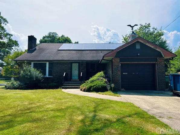 84 Orange St, Edison, NJ 08817
