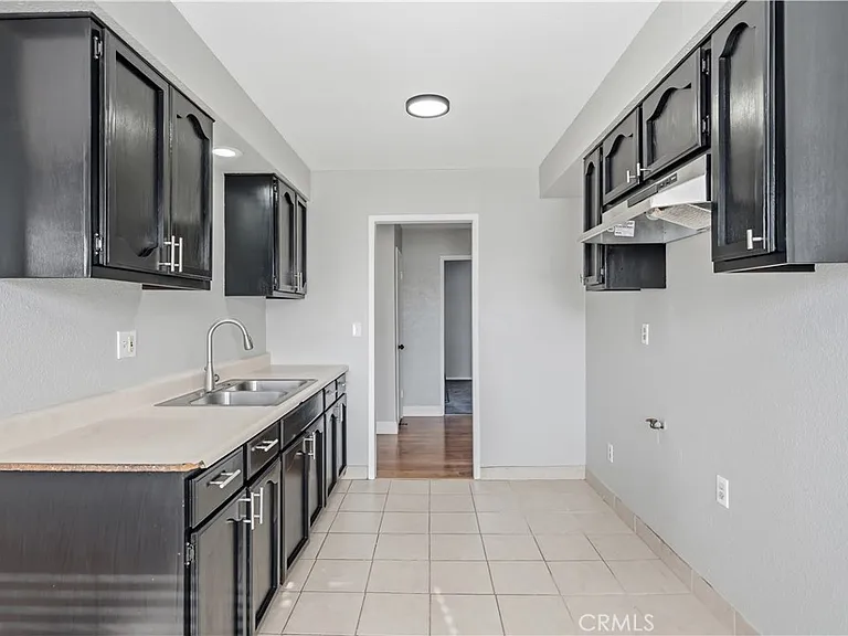1308 E Oaks St #D — Photo 3