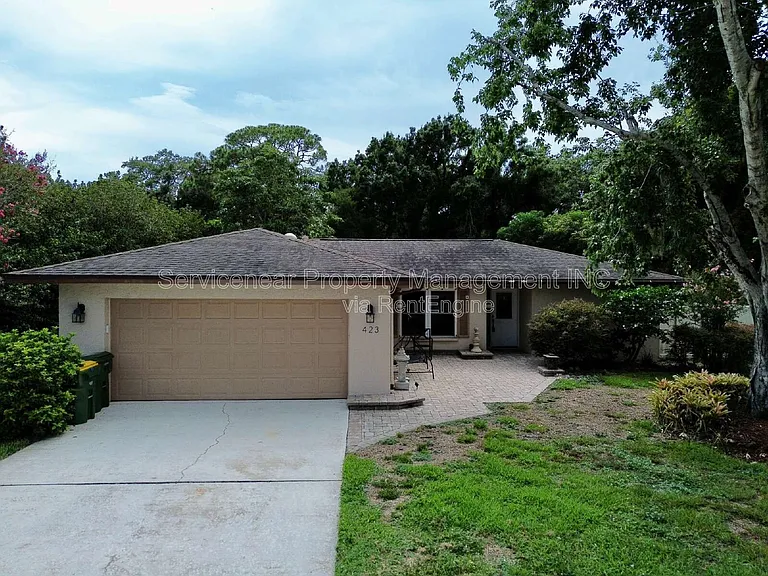 423 Whispering Oaks Ct — Photo 1