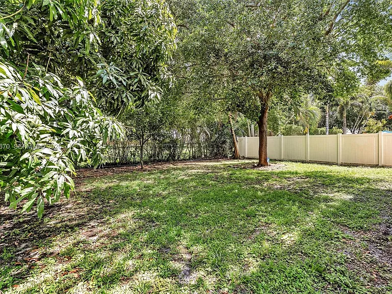 14044 SW 54th St — Photo 7