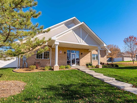 2nd image of 860 Hanneman Dr #203