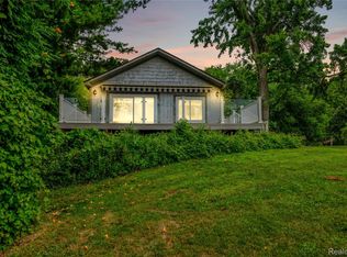 3870 Benstein Rd, Commerce Township, MI 48382