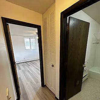 Hazelwood Apartments — Photo 20