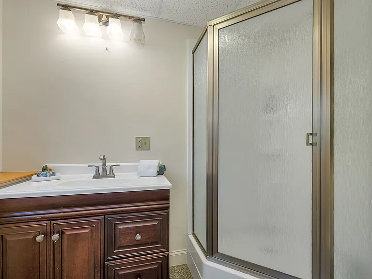 8 Hemlock Ln — Photo 27