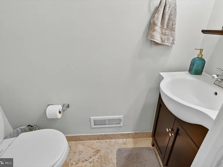 1539 South St #A — Photo 20