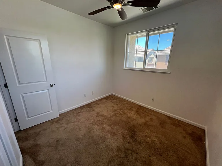 1141 Rock Ave — Photo 25