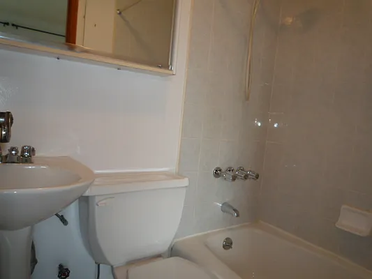 Rented by New Yorker Realty | media 25