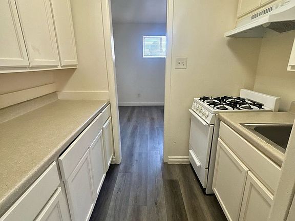 4th image of 1024 Alvarado Dr SE #17