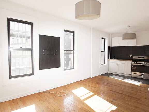 2nd image of 164 Elizabeth St #9