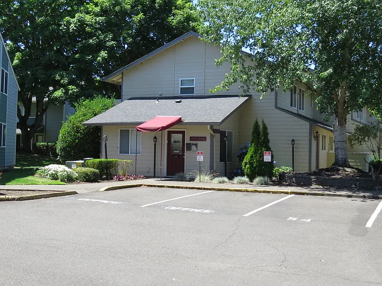 The Park Apartments — Photo 3