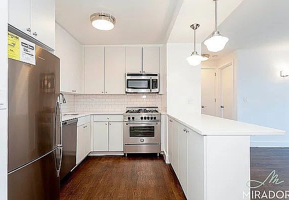 3rd image of 330 E 39th St APT 28D