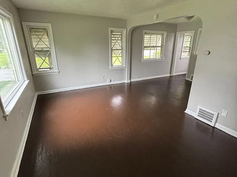 9334 McCracken Blvd — Photo 9