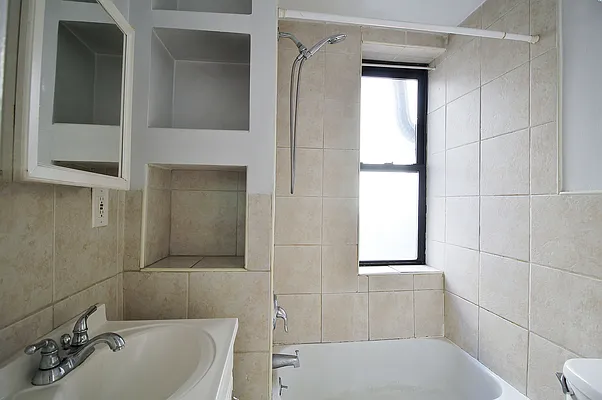 Rented by Julianna Realty Corp | media 10