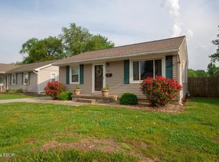 1013 Smith St, Carmi, IL 62821