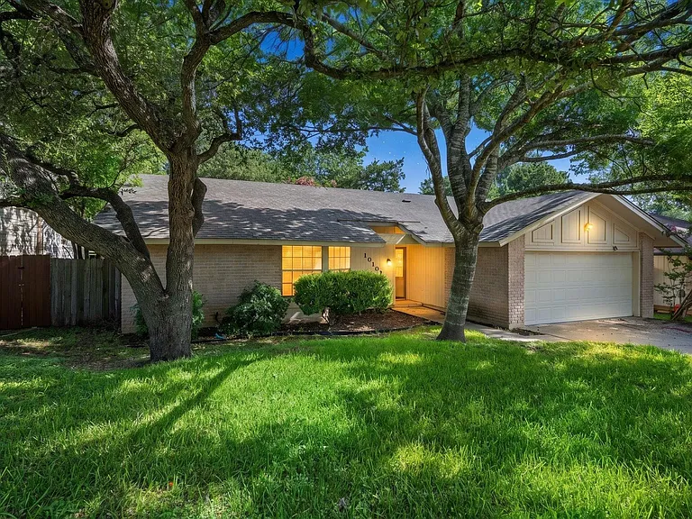 10102 Missel Thrush Dr — Photo 1