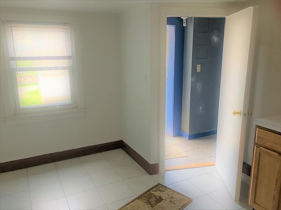 4th image of 403 Hudson Ave