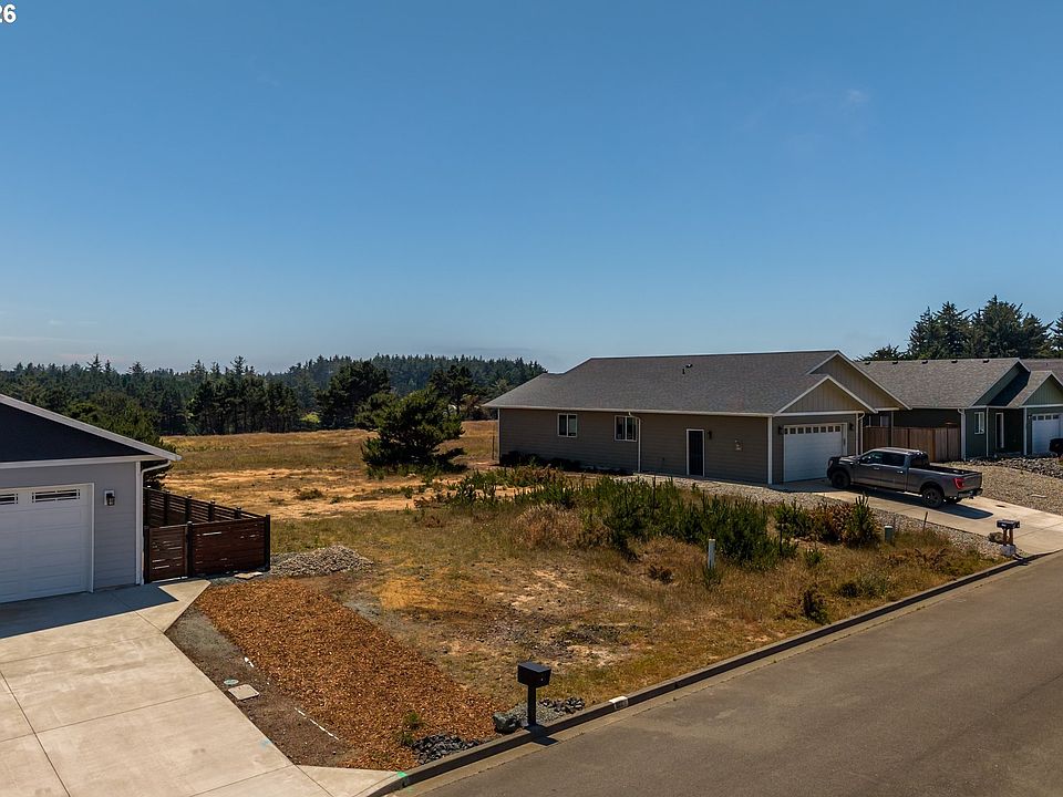 1st image of 753 Seacrest Dr